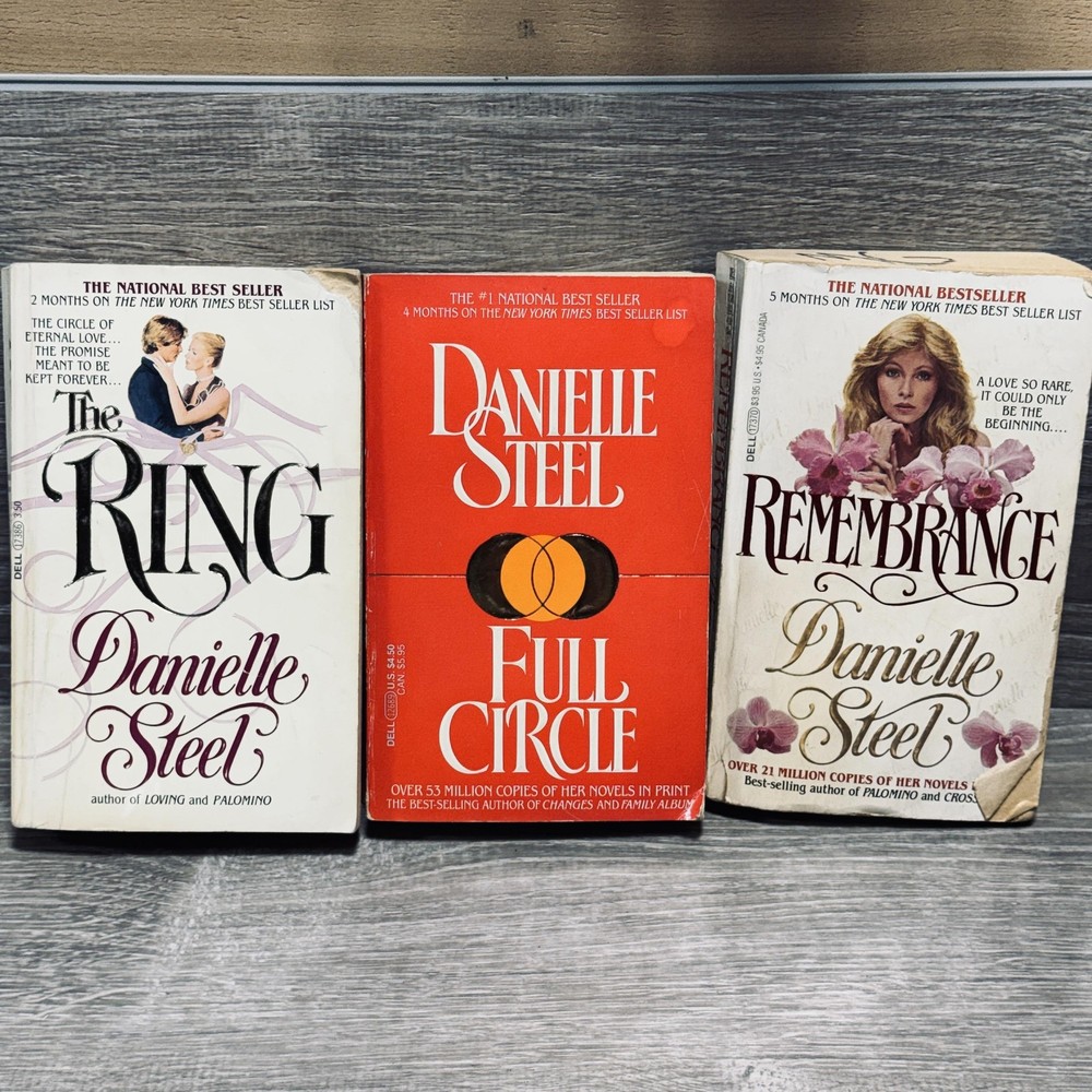 Vintage The Ring Full Circle Remembrance Set Danielle Steel White PB USA 1980s