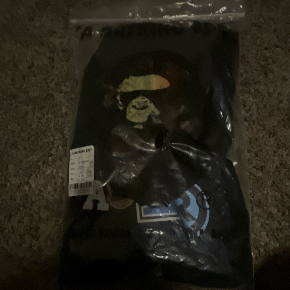A Bathing Ape Men’s M Black FITS BIG
