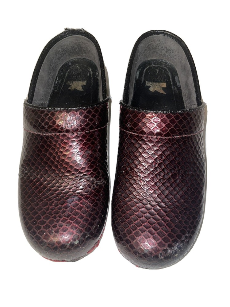 Dansko Clogs Nurse Shoes Burgundy Red Women’s Size 39 EUR 8.5 US