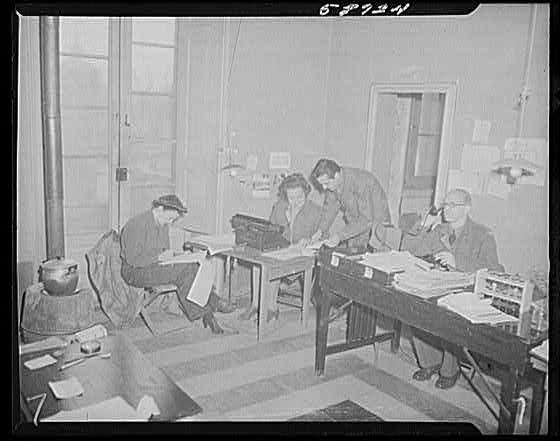 Photo:1910s Office Workers Men and Woman at Desks Interior Photograph