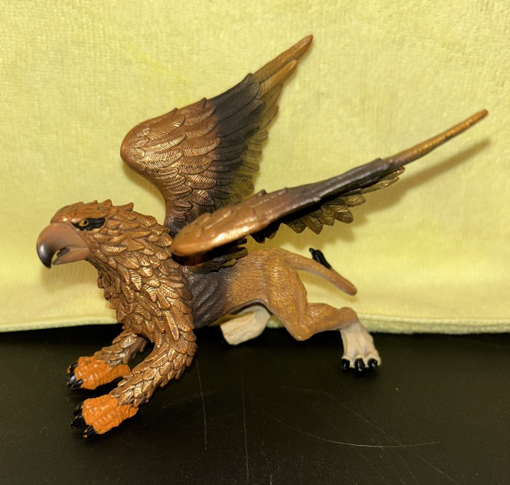 Griffin Safari LTD Mythical Realms, Fantasy Creature Collectible