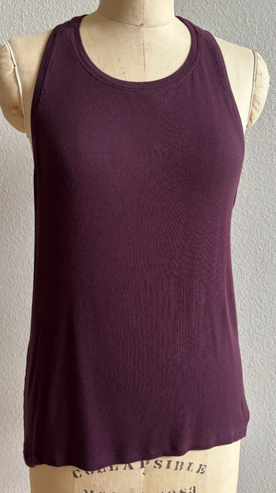 Athleta Tank Top Women's Medium Ribbed Racerback Shirt Burgundy EUC Soft Modal