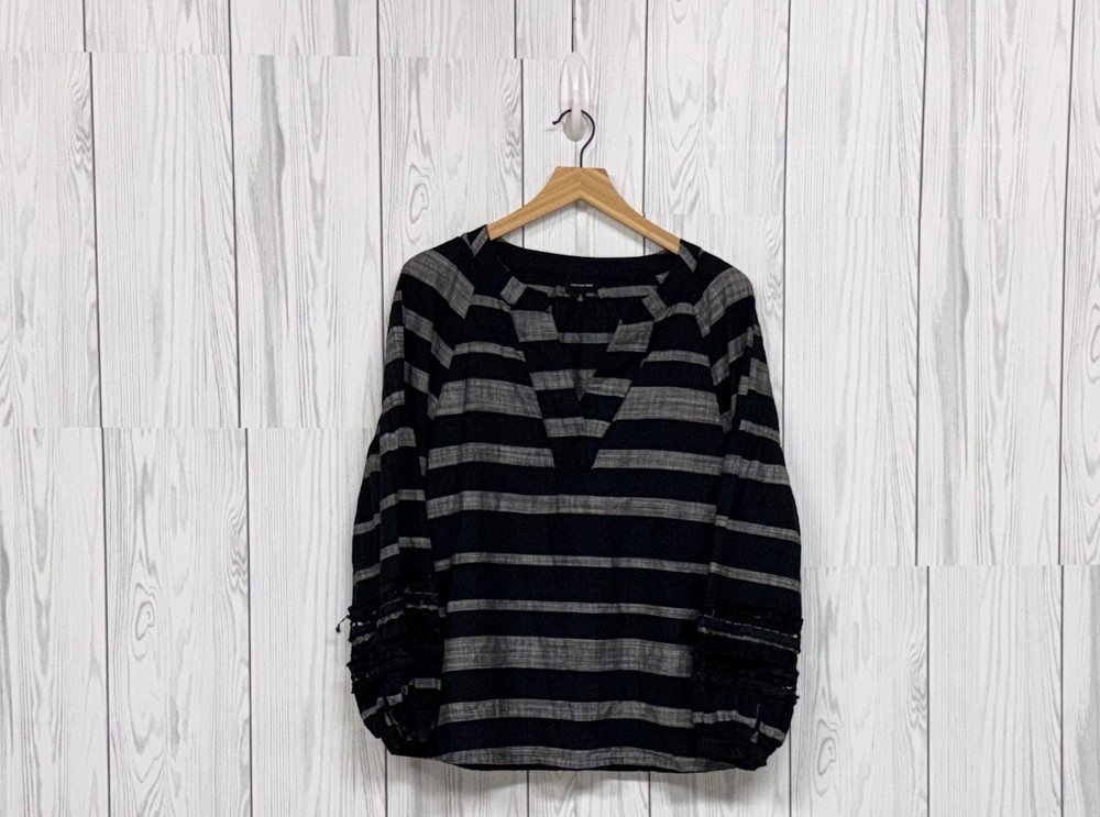 Who What Wear top womens size small long sleeve blouse black patterned