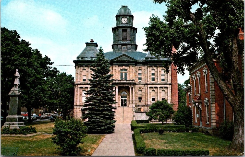 1960s Holmes County Court House Millersburg Ohio Vintage Postcard