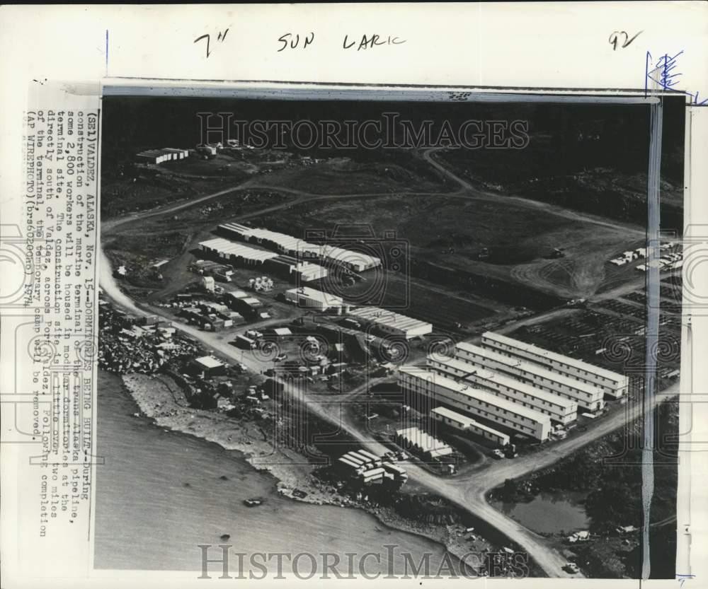 1974 Press Photo Construction of oil pipeline marine terminal at Valdez, Alaska