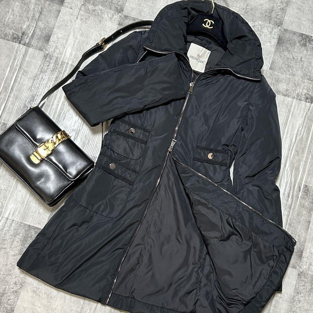 Moncler Beynac Down Jacket Coat for Men and Women