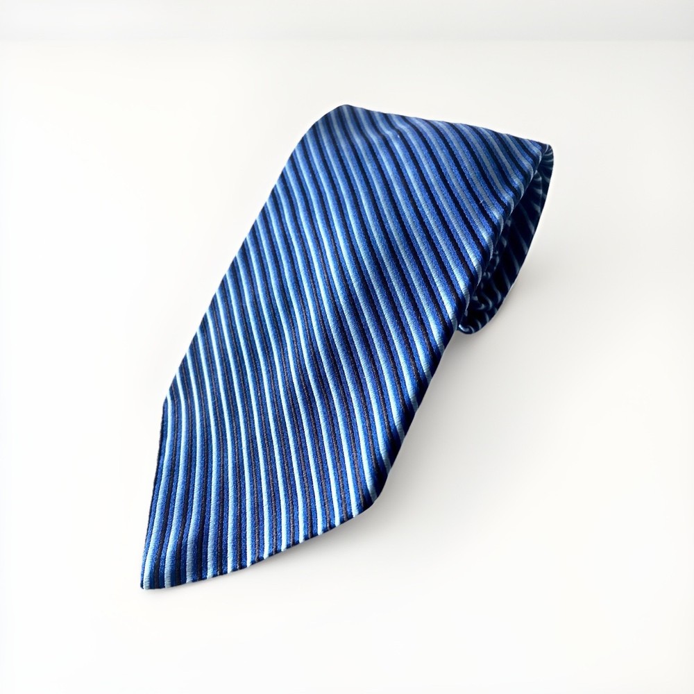 Brooks Brothers Makers Jacquard Design Silk Neck Tie Made In USA 59 x 3.75