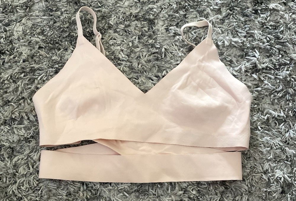 Lululemon Light Pink Sports Bra Adjustable Straps Wireless Size 6 Women's