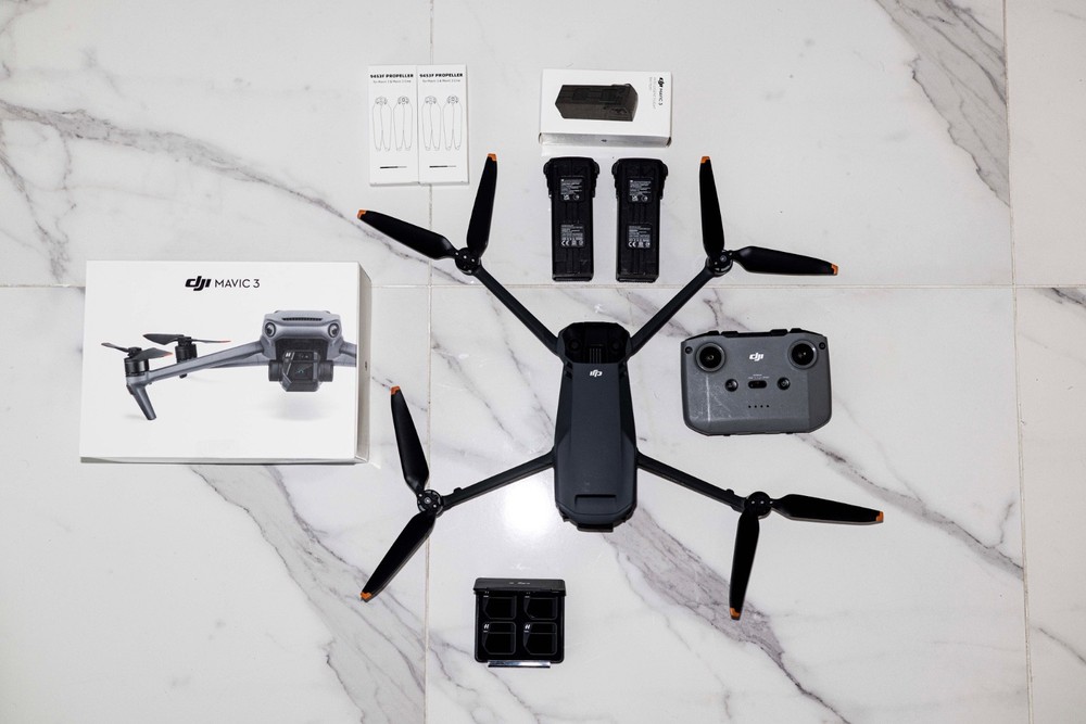 DJI Mavic 3 Camera Drone (with DJI ND Filters & 2 Batteries)