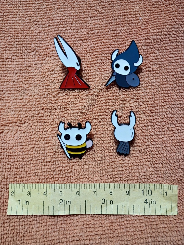 4pc Hollow Knight Pin Set - Metal Pins Silksong Hornet Brooch Enamel Lapel Badge