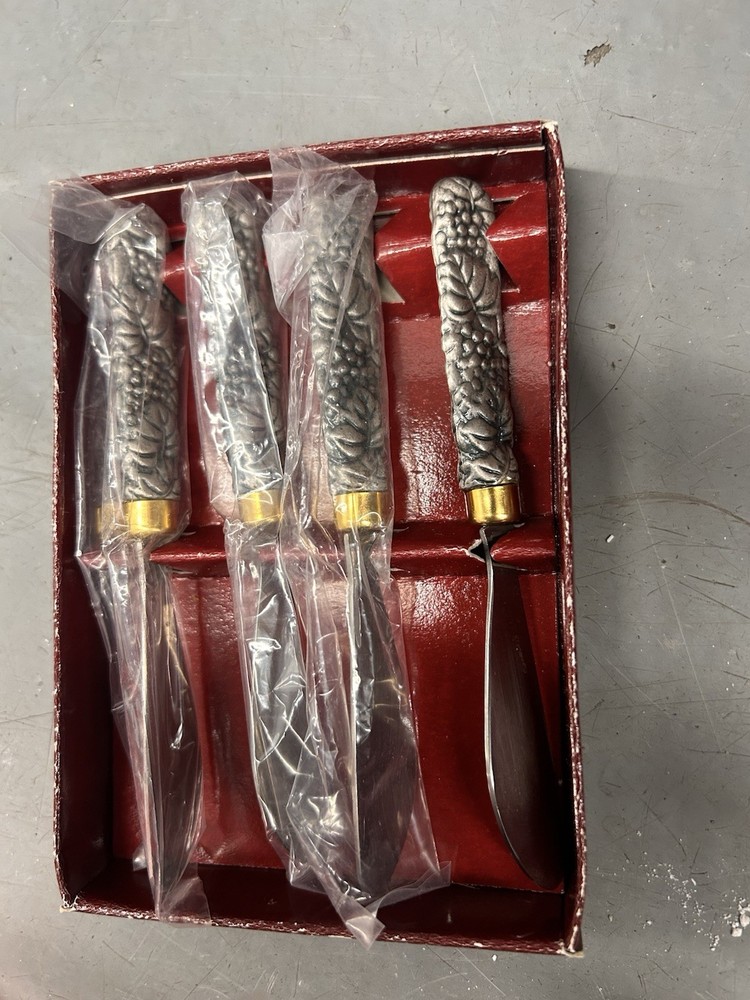 Arthur Court California Designer Stainless Set Of 4 Cheese Knives grape vine NEW