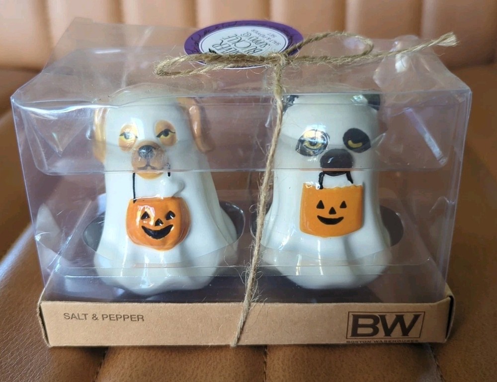 Halloween Salt & Pepper Shakers Set  Dog And Kitty Ghosts Pumpkin Kitchen