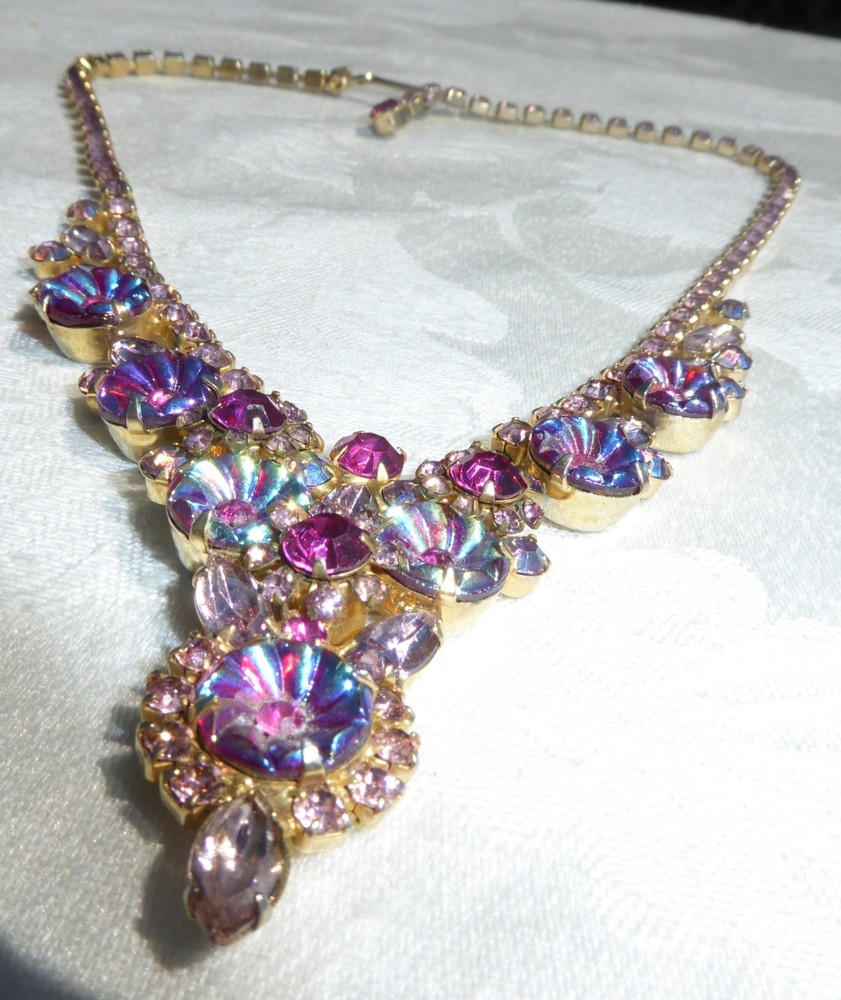 Vintage Juliana Watermelon Rivoli Rhinestone Pink Crystal Gold Tone V Necklace