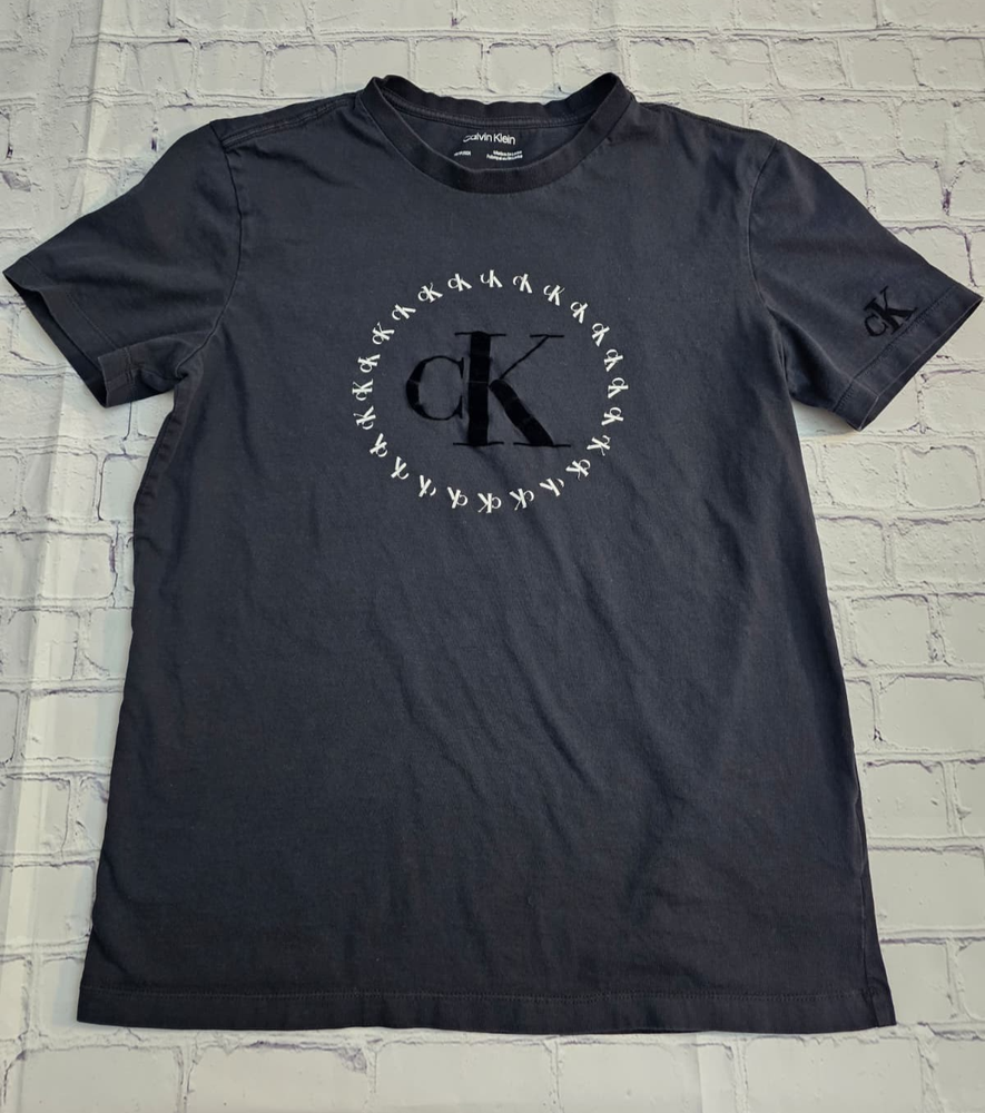 Calvin Klein T-Shirt XS Black CK Logo Circle Graphic Short Sleeve Men’s Tee