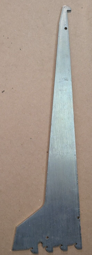 Manhattan Heavy Duty 16.5x4.5 Metal Shelf Bracket with Minor Wear