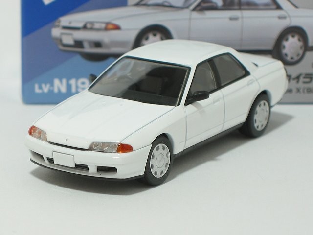 Tomytec Tomica Limited Vintage Neo Nissan Skyline GXi Type X White 1/64 LV-N194d