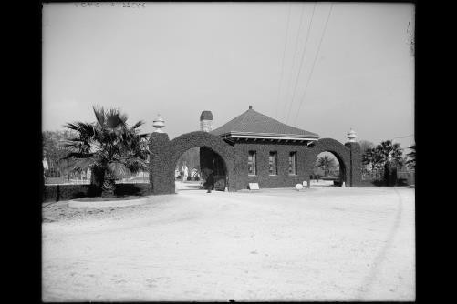 Entrance,Metairie Cemetery,gatehouses,burial grounds,New Orleans,Louisiana,1906