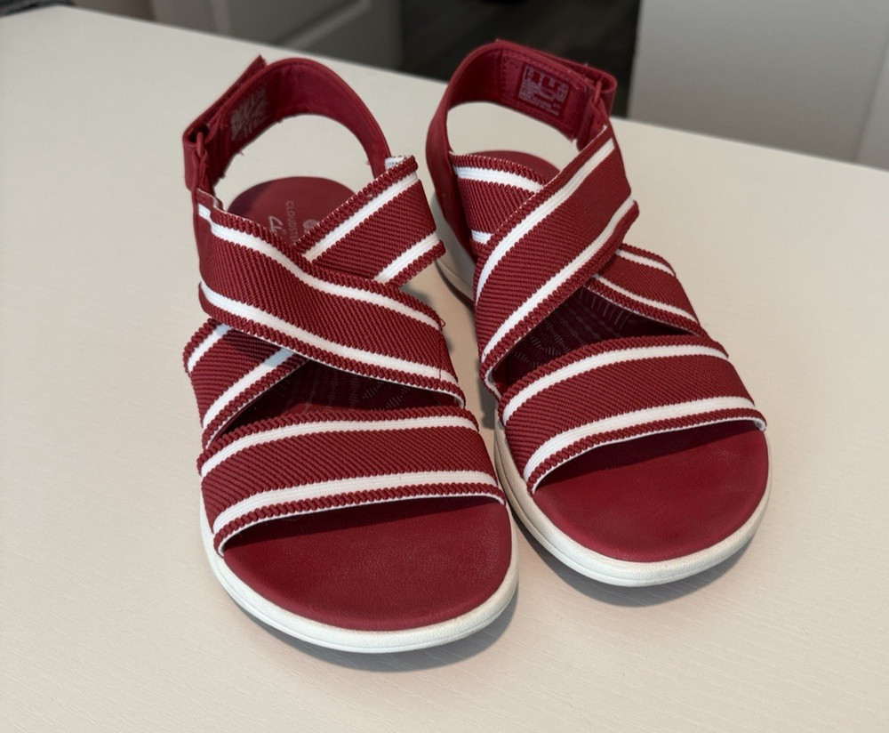 Clarks Cloud Steppers Women's Red Velco Strap adjustable Sandals Size 8M