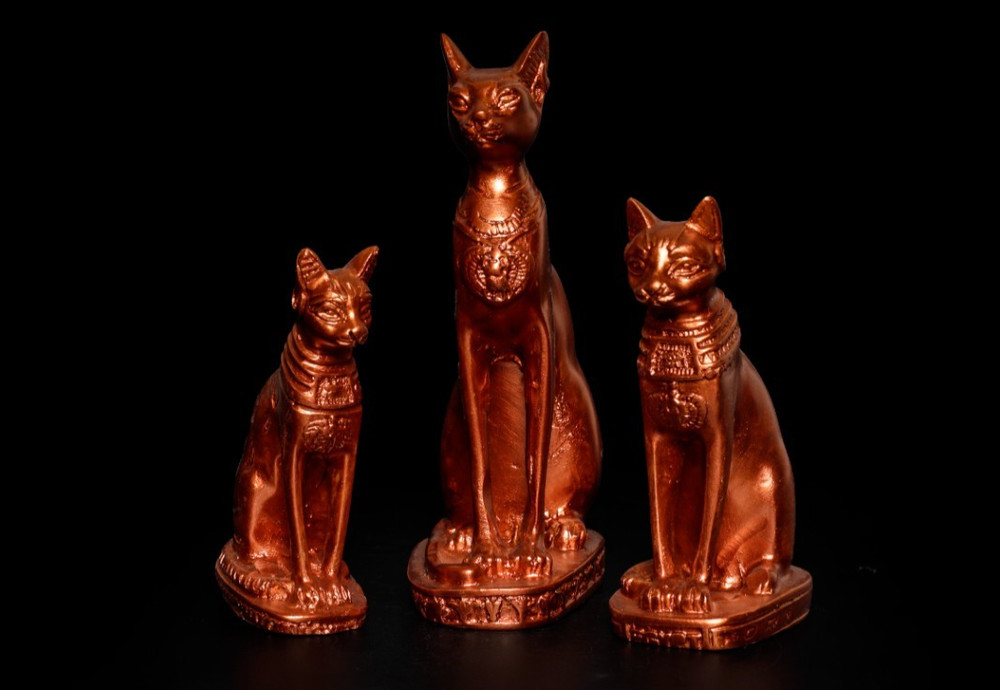 Ancient Egyptian Bastet Cat Goddess Bronze Statue Set Antique Artifact Figures