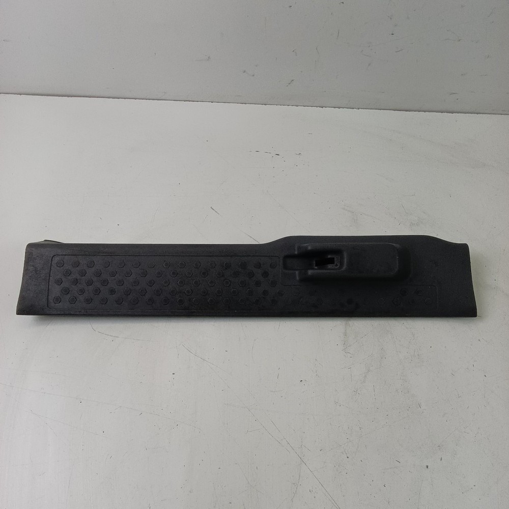 2006-2008 Honda Pilot Left Driver Side Front Door Sill Scuff Trim Panel OEM