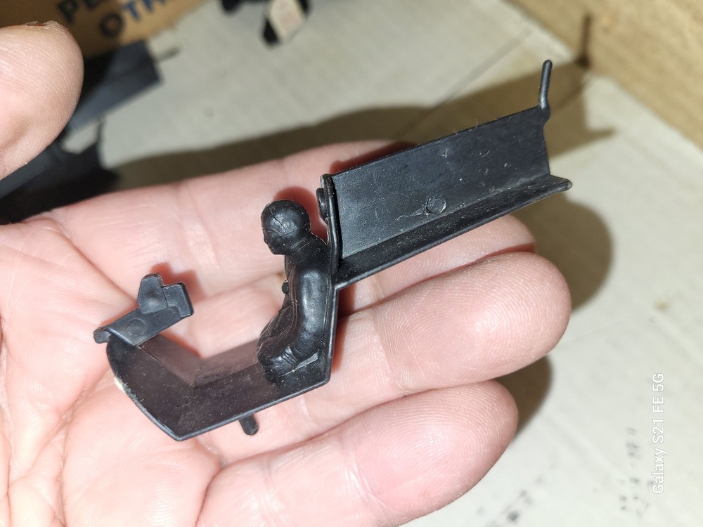 NOS Testors Tether Plane Black Pilot for the P-40 Warhawk #2
