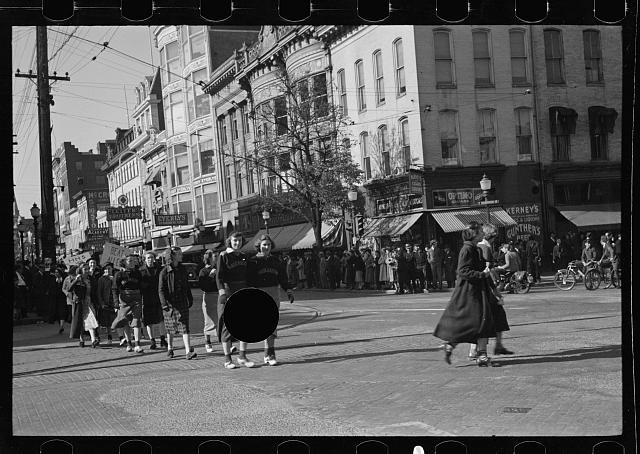 Photo:Hagerstown Maryland 1937 Main Street Crowd Parade Storefronts