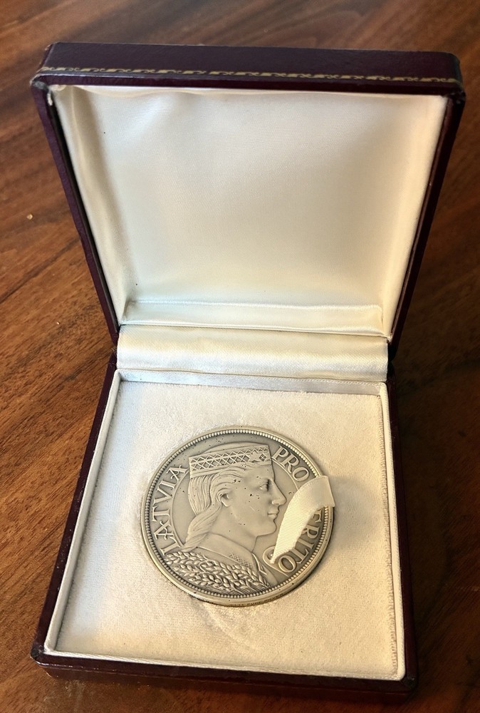 1968 Latvia 50th Year Independence .999 Silver Medal / Case Medallic Art Co.