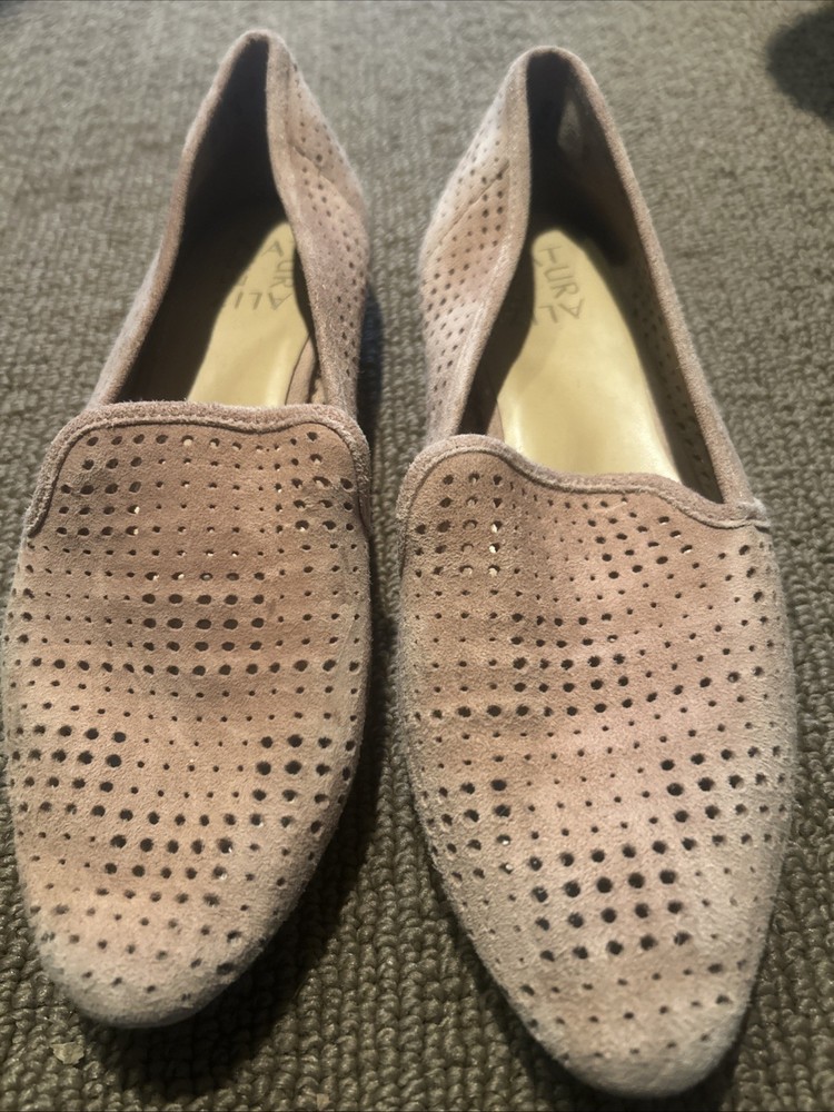 Naturalizer Caleigh 2 Women's Size 6M Nude Suede Loafer Slip On Flats Shoes