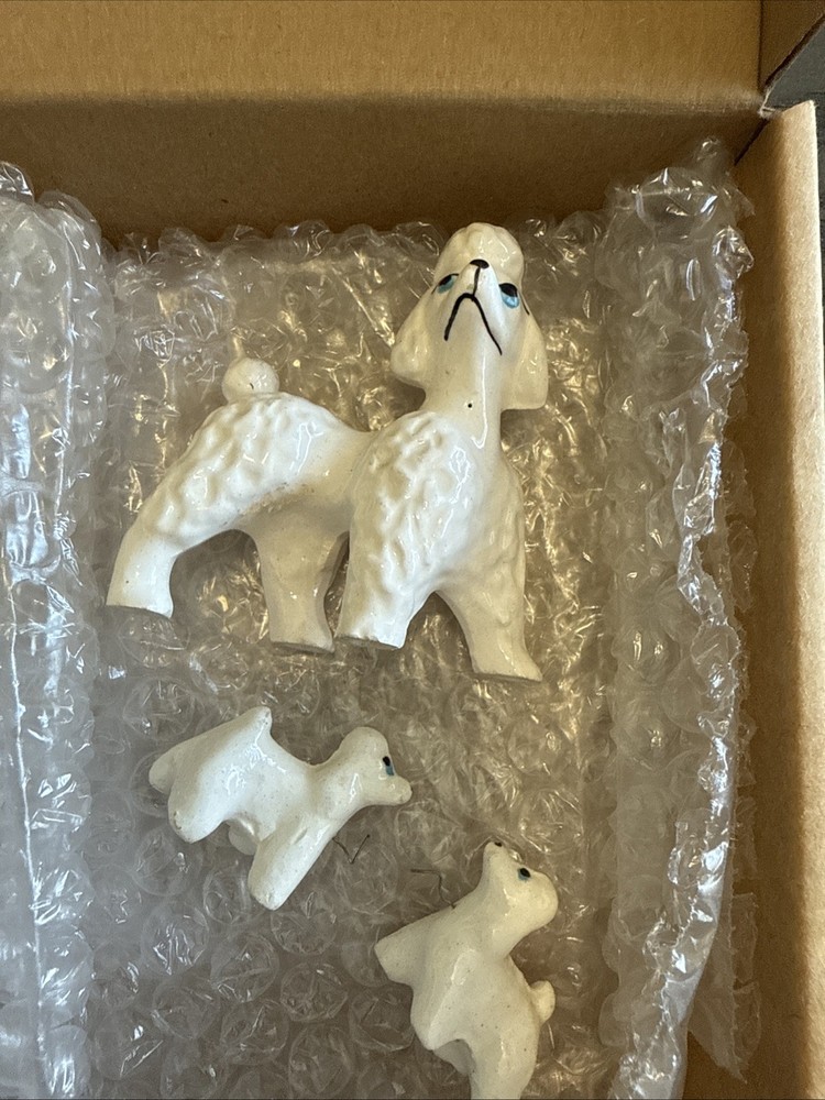 Vintage MCM Ceramic Poodle Mom Dog Figurine W/2Puppies. Collectable