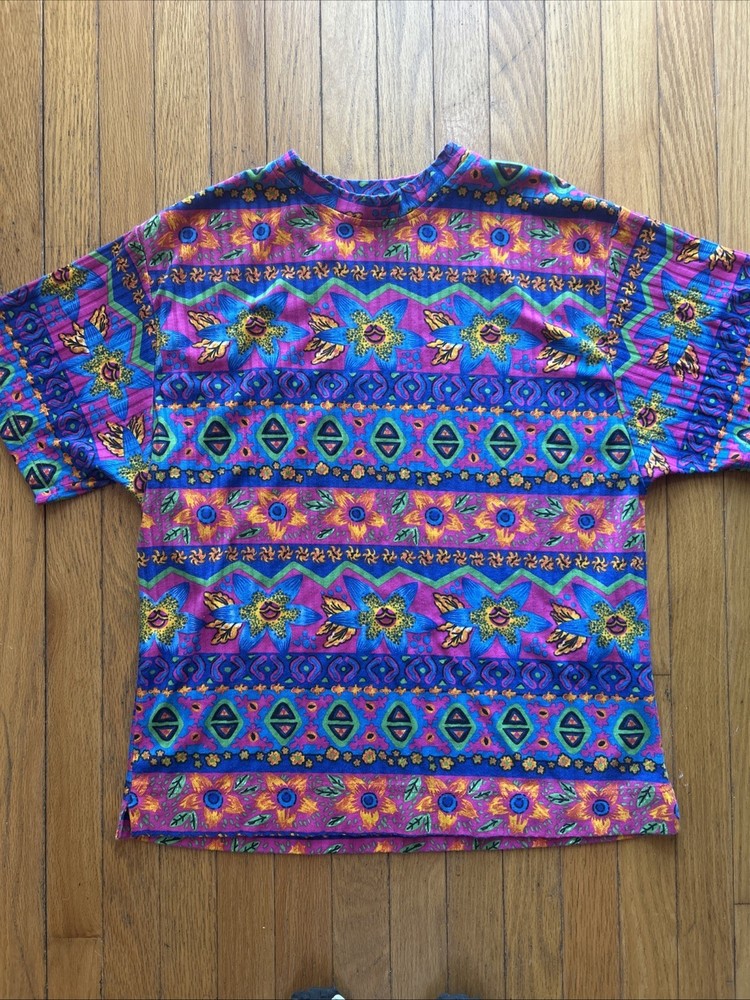 90s Bright Striped Tribal T-Shirt Medium Big Fit 21x 27 Vintage