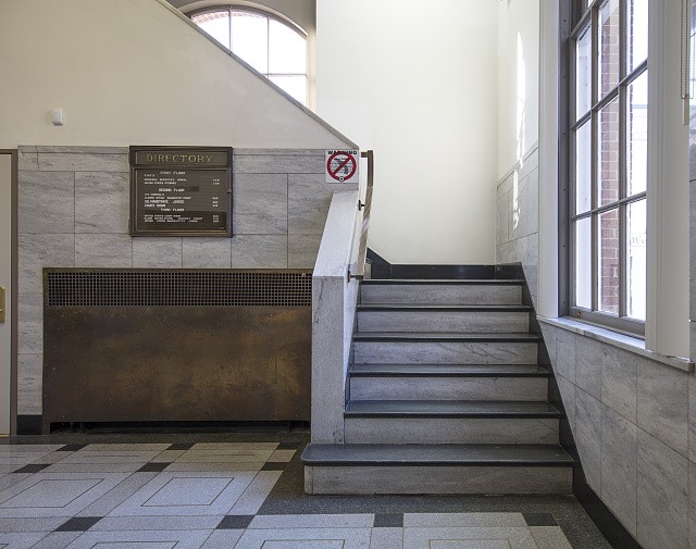 Photo:Harrisonburg Virginia U.S. Courthouse Stairway 2010s Interior Steps