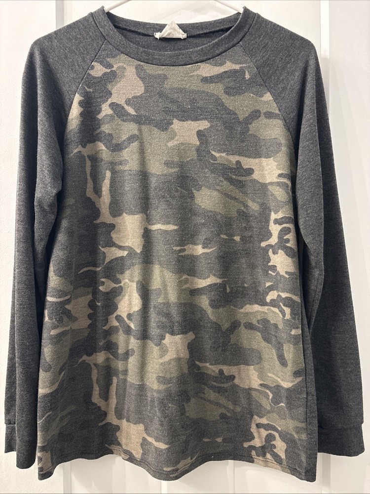 Women’s Camo Shirt Boutique Long Sleeve Small