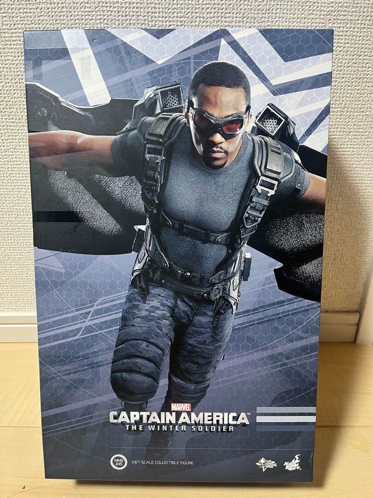 Hot Toys MMS245 Captain America The Winter Soldier Falcon 1/6 Scale Figure Used
