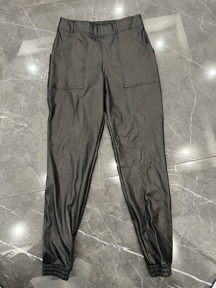 New Women's SPANX Black 20283r Black Faux Leather Jogger Pants Size Medium Black