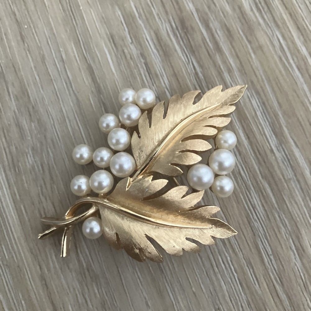 Vintage Trifari Copyright Faux Pearl Leaf Leaves Brooch Pin Gold Tone