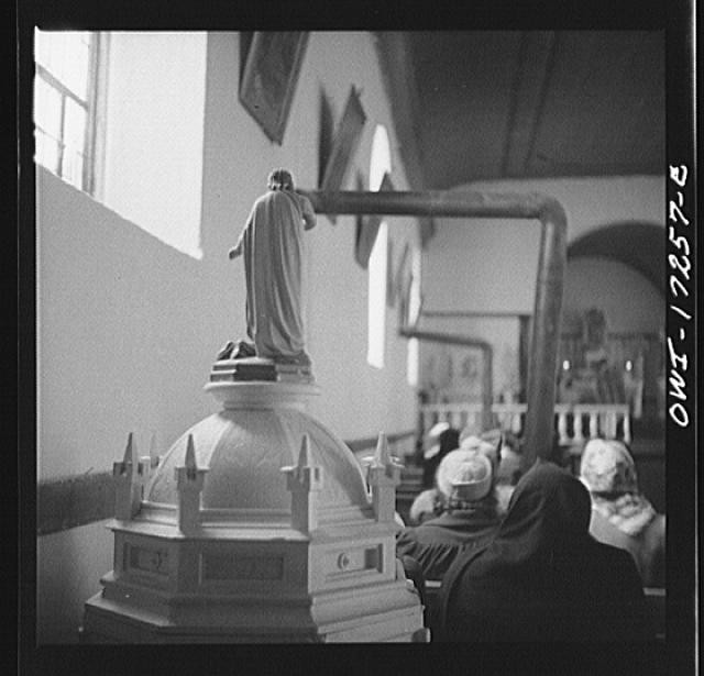 Photo:Penasco New Mexico 1900s Mass in Village Church Interior