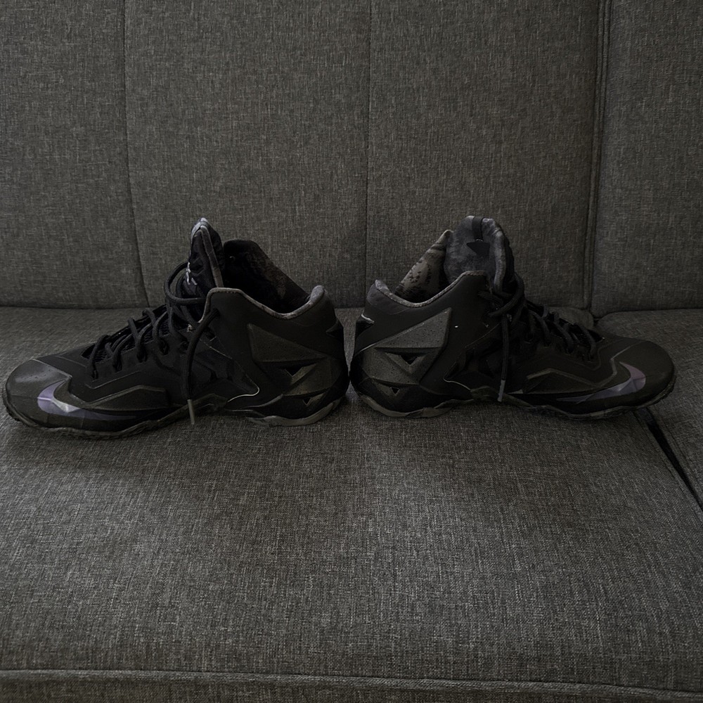 Lebron 11 Blackout 2014