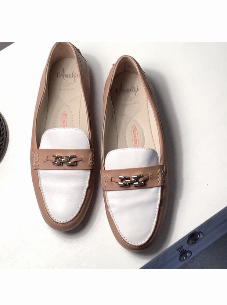 Classic Amalfi Driving Shoes - tan/white size 9 New Condition