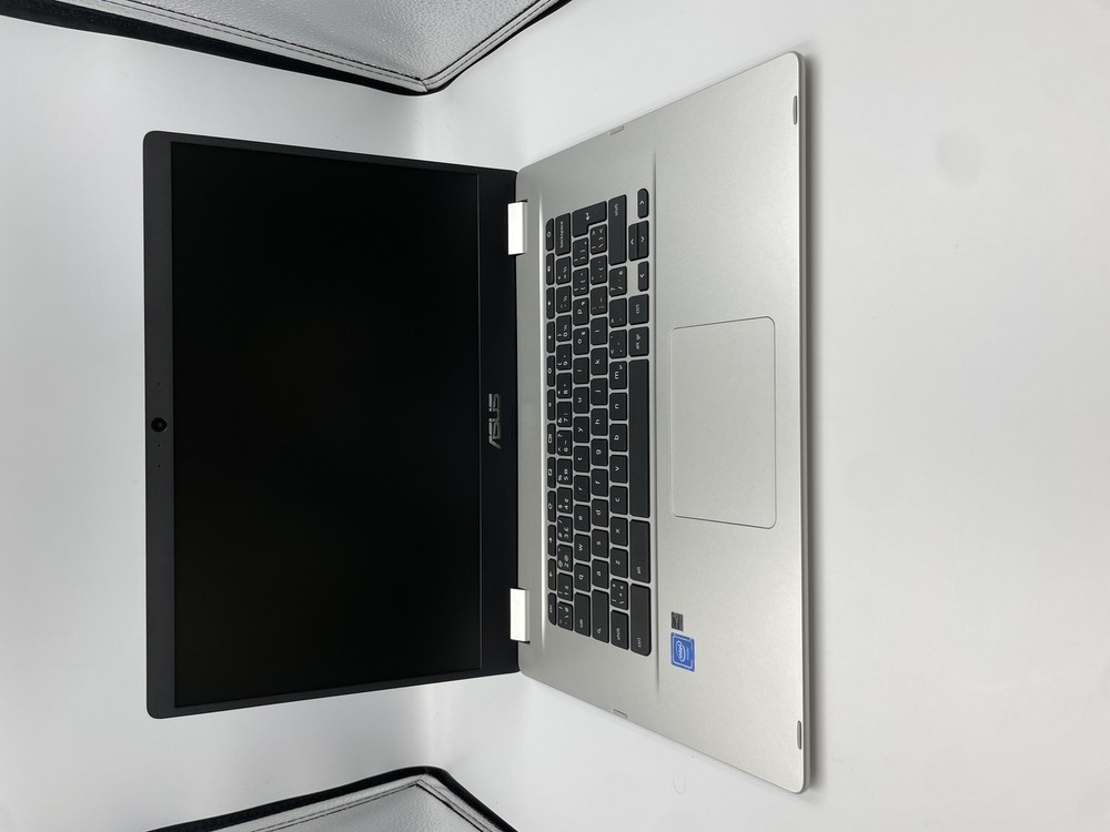 Asus Chromebook C523 15.6
