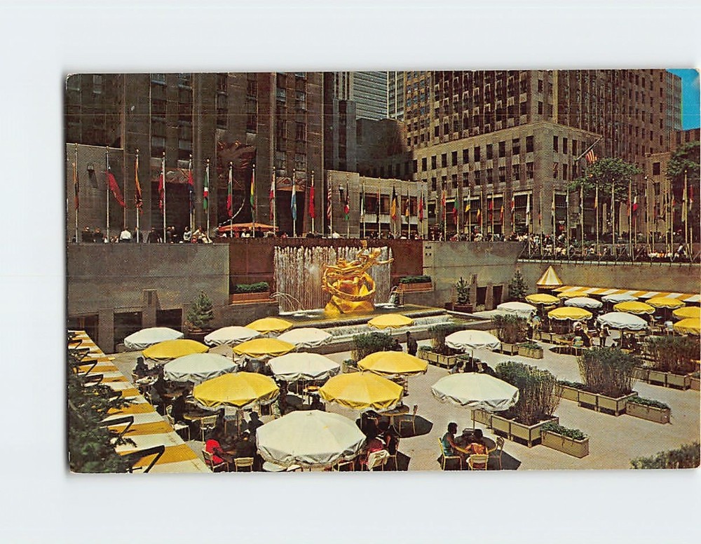 Postcard Lower Plaza Rockefeller Center NYC New York City USA North America