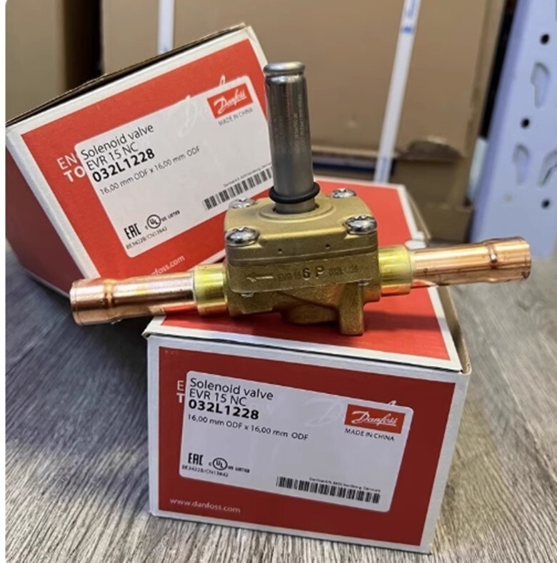 1PCS Danfoss EVR 15 NC 032L1228 refrigeration solenoid valve