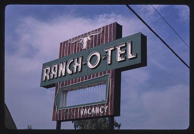 Photo:Fresno California 1987 Ranch-O-Tel Motel Drive Sign Vacancy