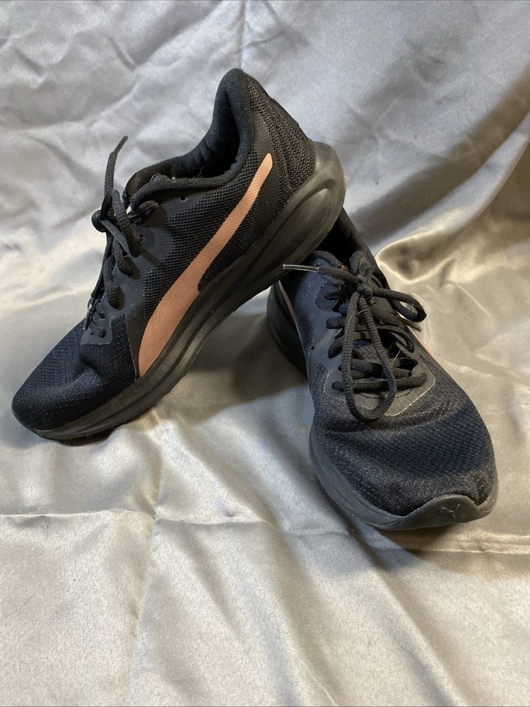 Women’s Puma Low Top Athletic Sneakers Black/ Rose Gold Size 8.5
