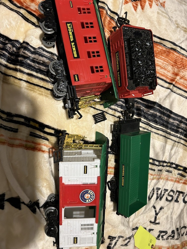 Lionel Trains Assorted Lot of 4 Cars Tender Dump Caboose