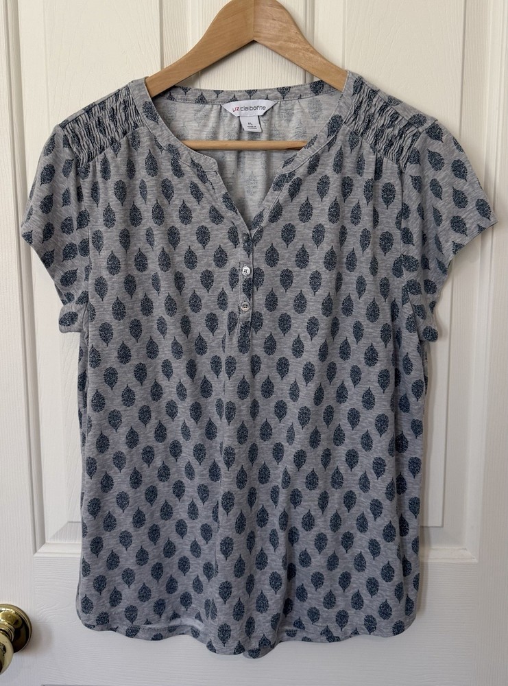 Woman’s Liz Claiborne Top - Petite Large