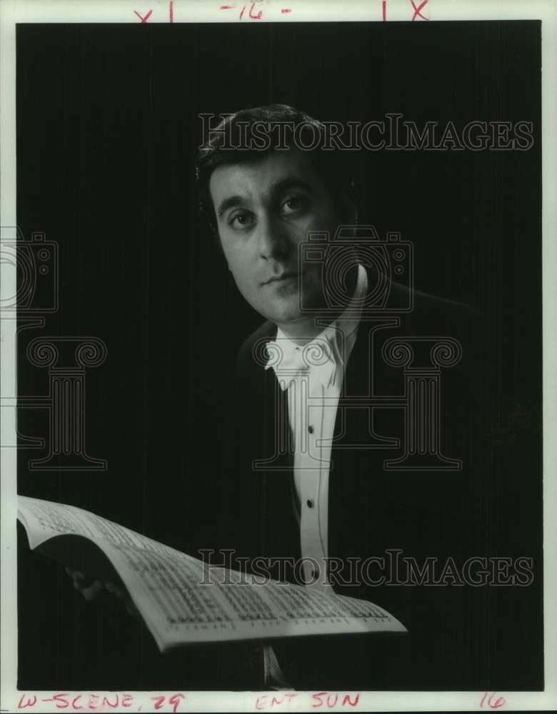 1986 Press Photo Alfred Savia, Resident Conductor New Orleans Symphony