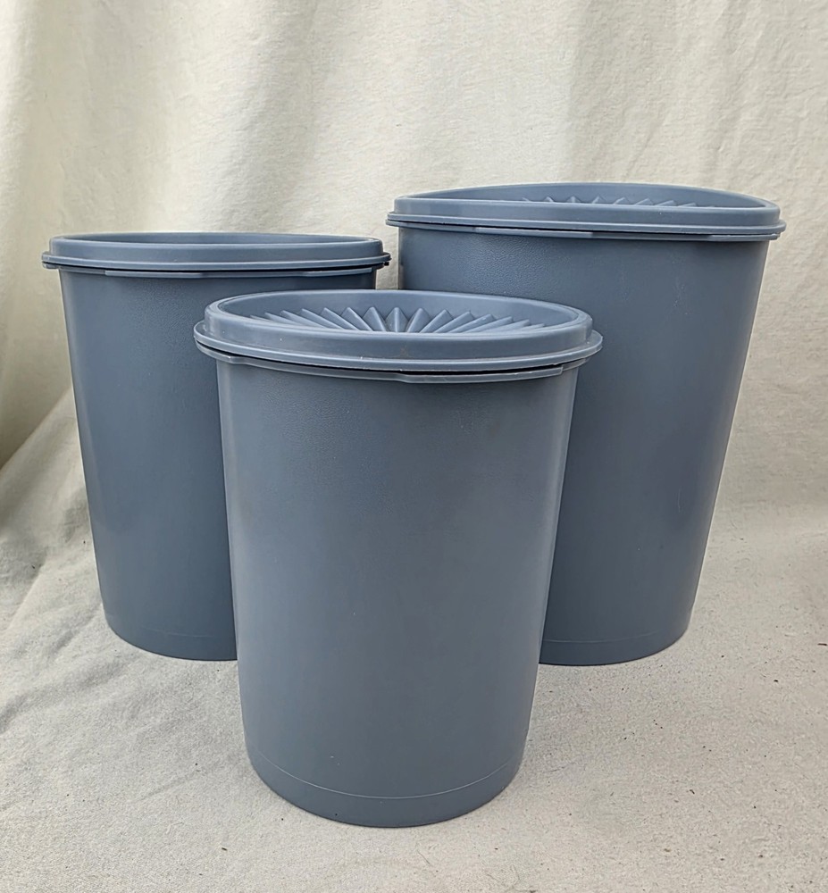 Vintage Tupperware Nesting Canisters Country Blue Set of 3 & Lids 807, 809, 811