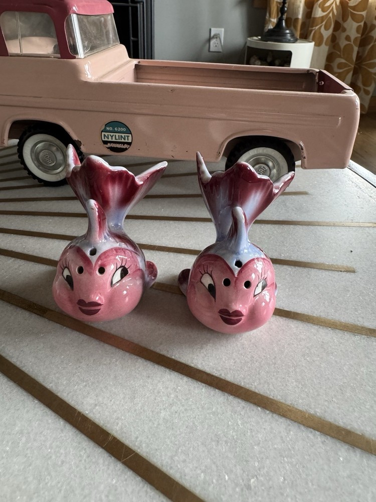 Japan Anthropomorphic Fish Vintage Kitschy PY Norcrest Purple And Pink