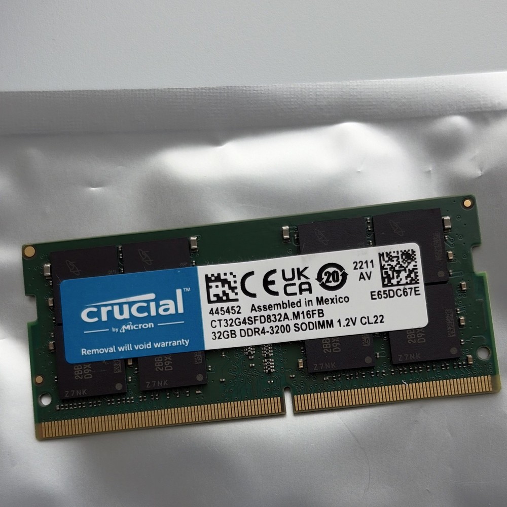 Crucial 32GB DDR4 SDRAM PC4-25600 DDR4-3200 SO-DIMM 260-Pin CT32G4SFD832A.M16FB