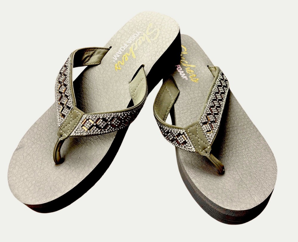 Skechers Womens Jeweled Yoga Foam Flip Flops Beige Size 10